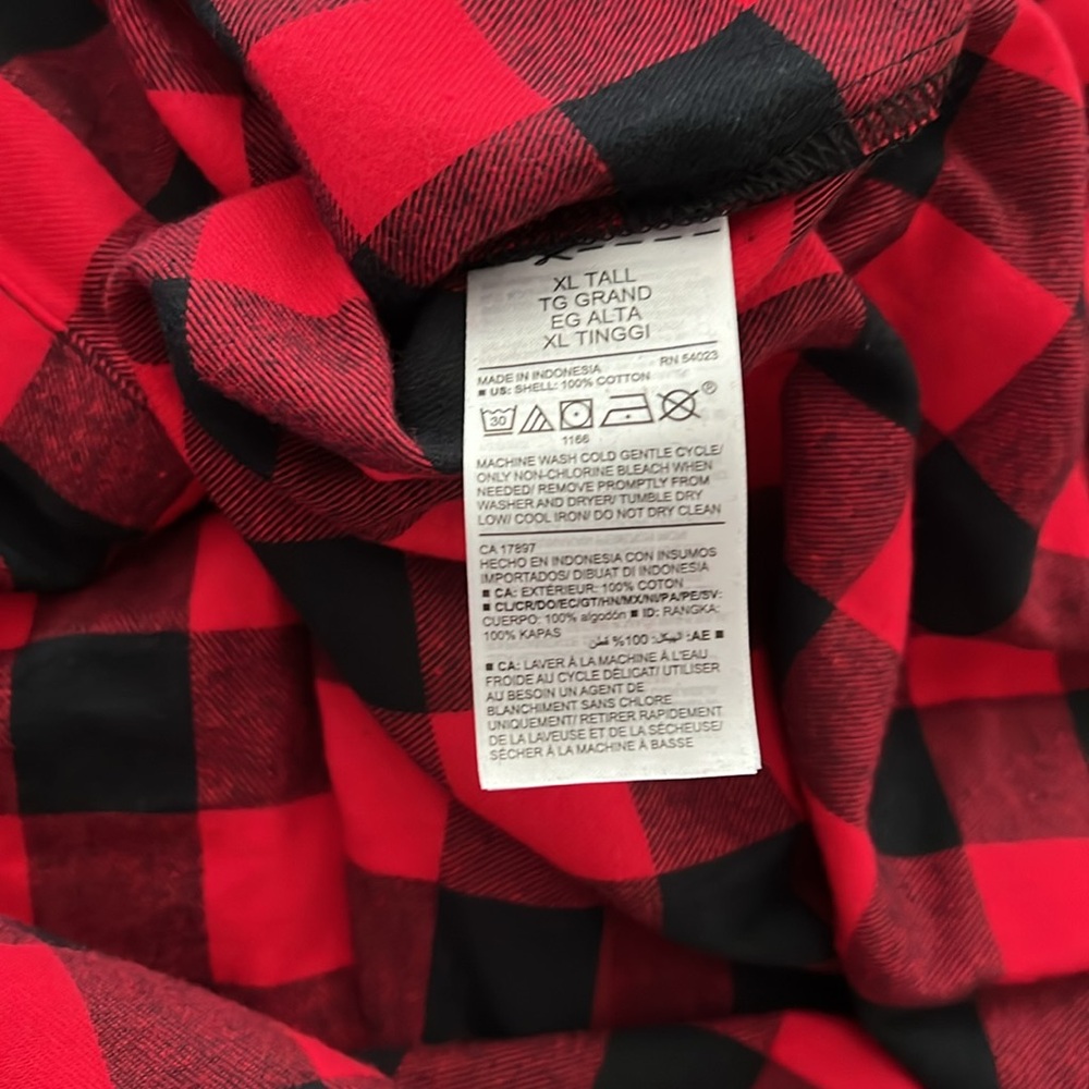 Red & Black Plaid Old Navy “The Classic Shirt” XL Tall Button Down Shirt - Picture 3 of 3